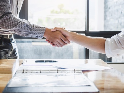 Umowa zlecenie i własna firma wliczą się do stażu pracy