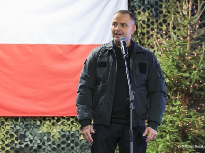 Nowa tradycja Nawrockiego. Flaga rusza w Polskę