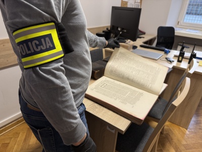 Stołeczni policjanci odzyskali wolumeny utracone ponad 30 lat temu