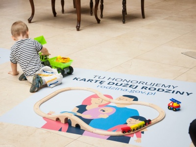 Masz Kartę Dużej Rodziny? Od 2026 roku wchodzi w życie zmiana. Pomoże wielu rodzicom