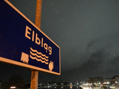 Rzeka przerwała wał przeciwpowodziowy pod Elblągiem. Trwa akcja służb