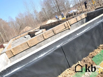 Ten błąd na etapie fundamentów podnosi koszty ogrzewania o tysiące złotych. A to dopiero początek problemów