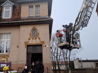 Lębork. Zabarykadował się w mieszkaniu. Kontrterroryści obezwładnili 35-latka