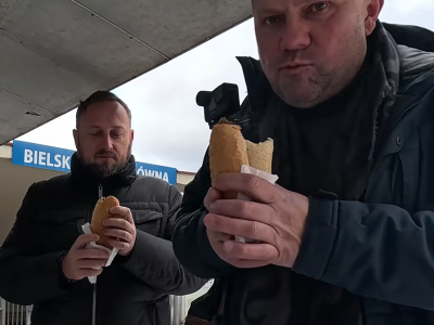 Klasyk z Bielska-Białej. Legendarne bułki z pieczarkami za 10 zł pod lupą popularnego youtubera