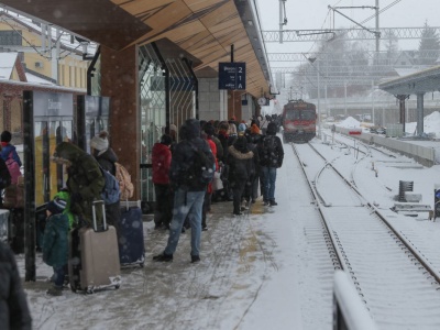 Zima w Polsce. Alerty dla maszynistów. Jedno z nadleśnictw zakazało wstępu do lasu