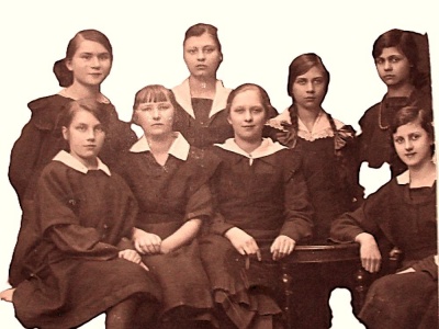 Cienka nić pamięci: głos pokolenia wojny w szumie facebookowych czasów