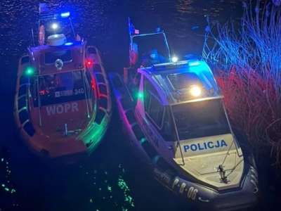 Osobowa toyota wpadła do Odry. 28-latek za kierownicą! Akcja służb w centrum Wrocławia