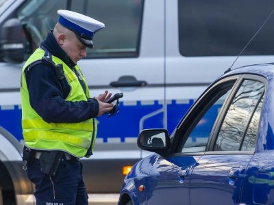 Za znakiem D-42 kierowcy masowo tracą prawa jazdy. Nie ma odwołania