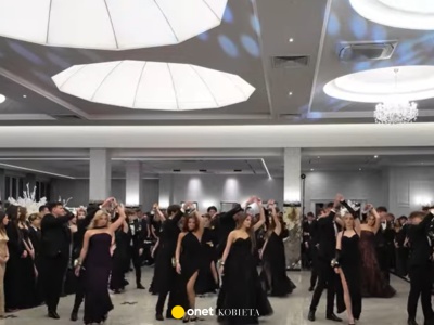 Maturzyści zatańczyli poloneza. Nagranie ze studniówki podbija internet