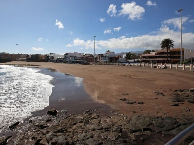 Nowy wyciek na plaży Salinetas. Politycy oskarżają władze