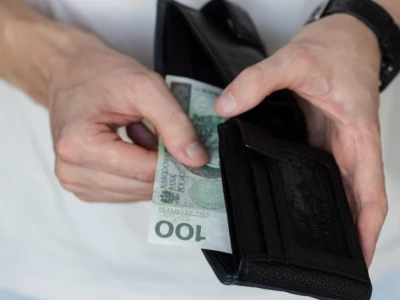 Tyle naprawdę zarabia się we Wrocławiu i „obwarzanku”. Stolica regionu w tyle za sąsiadami