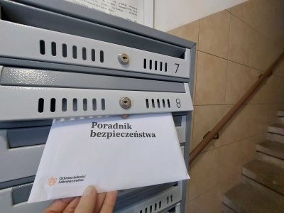 Poradnik na trudne czasy trafia właśnie do skrzynek elblążan