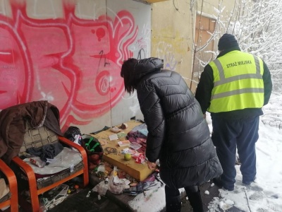 Idą siarczyste mrozy. Jak pomóc osobom w kryzysie bezdomności i samotnym?