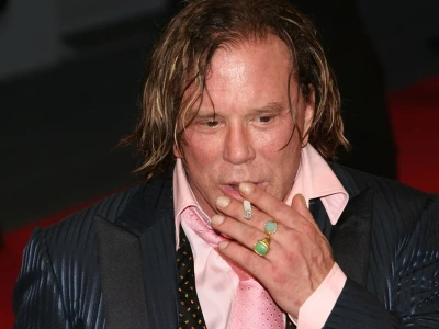 Mickey Rourke błaga o pomoc, założył zbiórkę. „Sława nie chroni przed trudnościami”