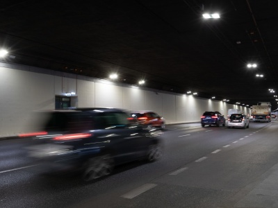 Odcinkowy pomiar prędkości w tunelu Wisłostrady. Ruszył przetarg na montaż systemu