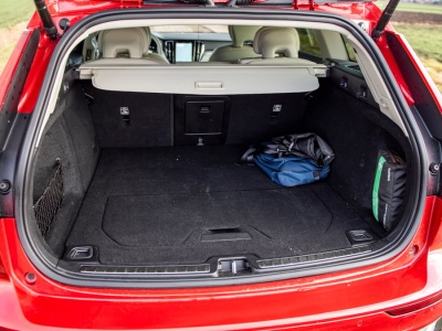 Rodzinne Volvo z rocznika 2026 w cenie chińskich hybryd plug-in. Rynek się zmienia