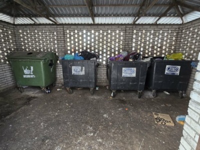 Zamieszanie ze śmieciami w Piotrkowie. Firmy przepraszają i tłumaczą: „musimy poznać topografię terenu”