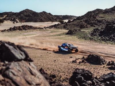 Rajd Dakar 2026 – z Janbu do Al-Ula. Goczałowie z przebitymi oponami, wywrotka Dąbrowskiego