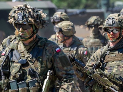 Nowy podatek wojenny? Polacy: byle nie z moich pieniędzy