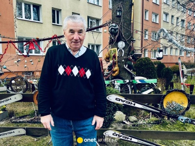 Były trener Wisły Kraków tworzy nietypowy ogródek. 