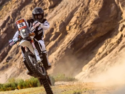 Pech Polaka podczas Rajdu Dakar. Najpierw wywrotka, a później jeszcze to...