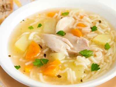 Ten błąd zniszczy nawet najlepszy rosół. Przez niego zupa traci smak i aromat