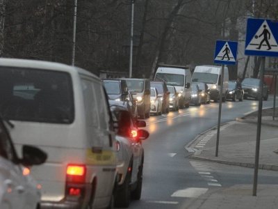 Wielki exodus z Warszawy. Policzyli, ilu mieszkańców wyjeżdża. Jak to możliwe?