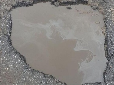 Miliardy złotych w piach, czyli HREIT, Cinkciarz, Palikot i piramidy. Gospodarcze afery 2025 roku