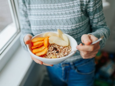 Ten tani produkt czyści jelita ze złogów i pomaga schudnąć. Wystarczy 1 łyżka dziennie