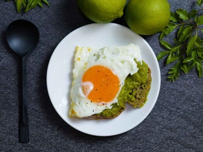 To śniadanie syci lepiej niż zwykłe kanapki. Wszystko przez ten jeden składnik