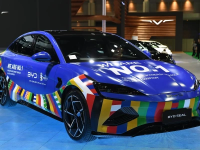 Chińskie marki kształtują przyszłość elektromobilności. 45% rejestracji NEV