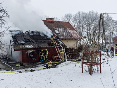 Mama z dzieckiem straciła dach nad głową w pożarze. Potrzebna pomoc  (aktualizacja)