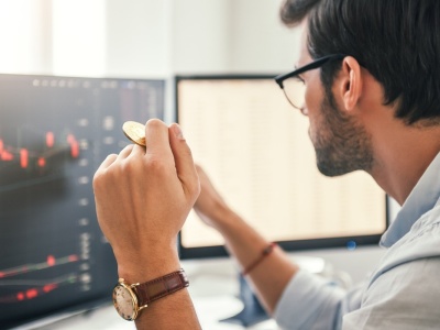 Ile mieć krypto w portfelu? Bitcoin przegrywa ze złotem w jednej kluczowej kategorii