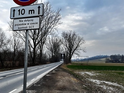 Błoto, pobocze i cudze pole. Tak Kraków przygotował miejsca kontroli wjazdu do SCT(Galeria)