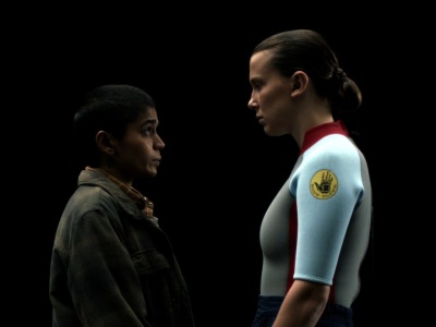 Gwiazda Stranger Things dodaje paliwa “Conformity Gate”? Sekretny odcinek “może jest, ale mnie w nim nie ma”