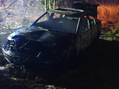 POŻAR SAMOCHODU W MIEJSCOWOŚCI DOBRÓW