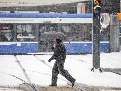 Śnieżyce i mróz uderzają w Polskę. Trzy osoby zmarły z wychłodzenia. Są alerty IMGW