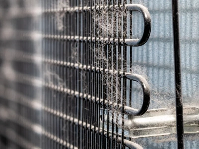 Ten jeden ruch pomaga lodówce zużywać mniej prądu. Większość o nim zapomina