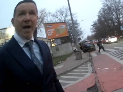 Awantura po uwadze o złym parkowaniu. Radosław Majdan z kobietą rzucają mięsem