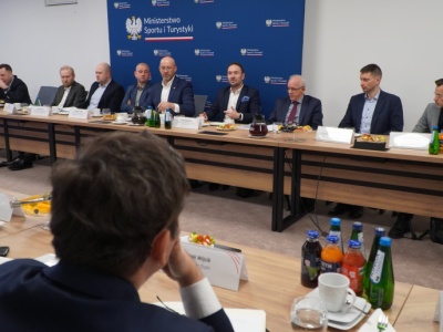 Hale sportowe z funkcją schronienia. Ministerstwa łączą siły