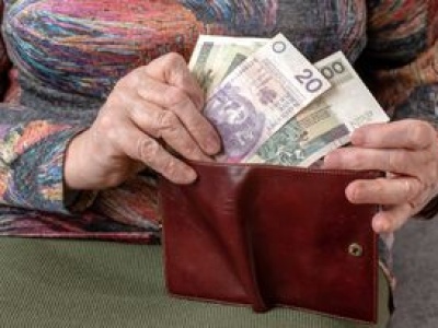 Dostają mniej niż 500 zł emerytury. Problem tysięcy Polaków