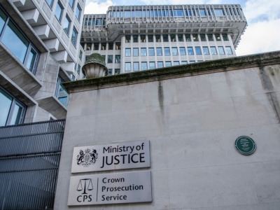 Obrzezanie mogłoby być traktowane jako przemoc wobec dzieci zgodnie z nowym projektem wytycznych Wielkiej Brytanii