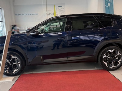 Dopiero wjechał do salonów, a już potaniał o 20 tys. zł. Przez „matrixy” i bagażnik 650 l Chińczykom robi się gorąco