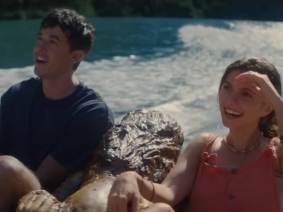 Ludzie, których spotykamy na wakacjach to ekranizacja bestsellera. Co zmieniono w filmie?