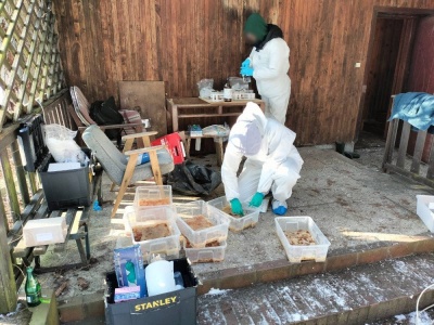 Fabryka narkotyków w Nieporęcie zlikwidowana. Policja przejęła 70 kg mefedronu