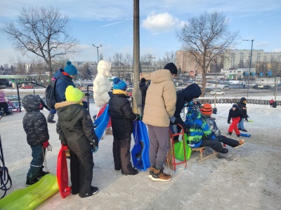 Górka w Parku Krowoderskim oblężona. Sprawdziliśmy, czy jest bezpiecznie dla dzieci