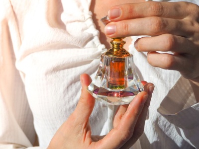 Nigdy nie stawiaj tu perfum. Zapach ulotni się błyskawicznie