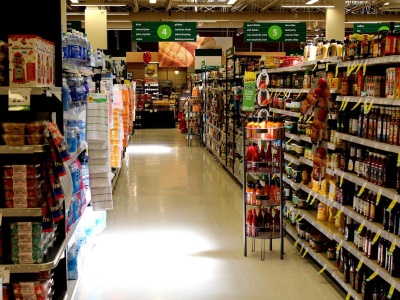 Handel w Polsce wyraźnie się zmienia. Sieci convenience i hipermarkety coraz bardziej ogrywają dyskonty