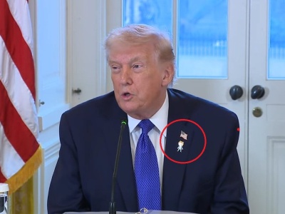 Nietypowy element ubioru Trumpa. Od razu to wychwycili