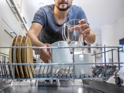 Używasz zmywarki codziennie? Możesz płacić za prąd dużo mniej